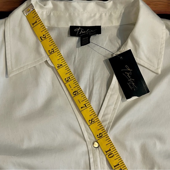 🆕THALIA & SODI - WHITE COLLAR SHIRT WITH SILVER BUTTONS! SIZE-MEDIUM - Picture 6 of 15